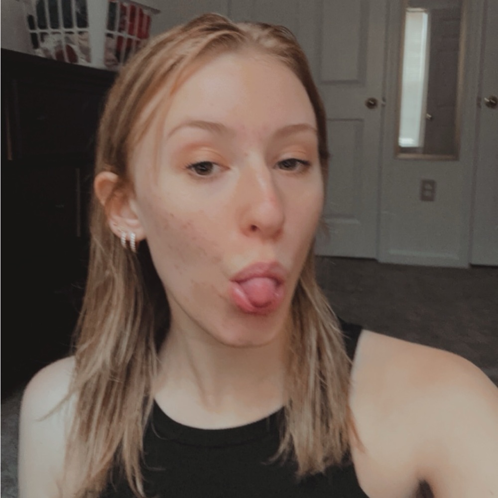 Meet your Posher, Mia